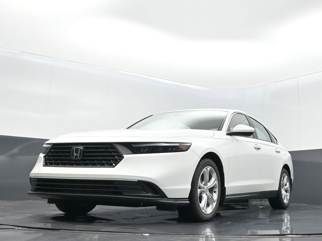 Certified 2025 Honda Accord LX image 8