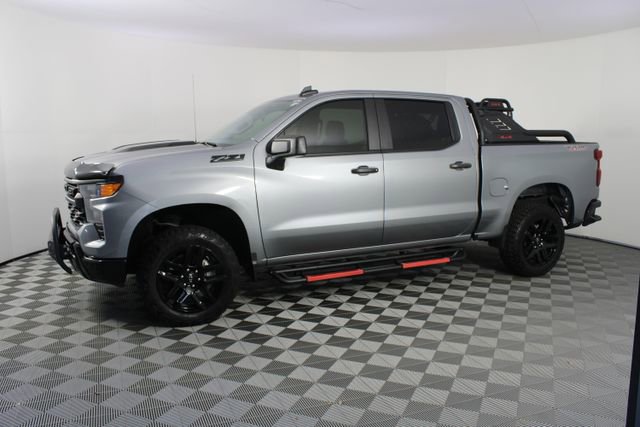 Used 2024 Chevrolet Silverado 1500 Custom Trail Boss w/ LPO, Dark Essentials Package image 2