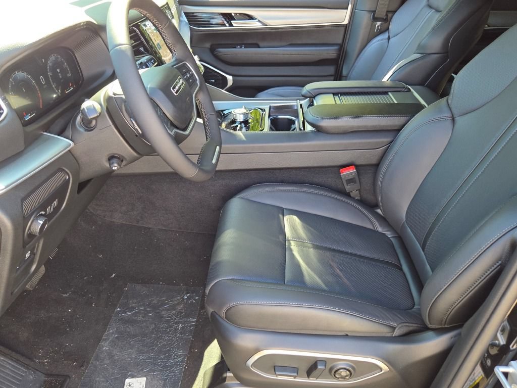 New 2026 Jeep Grand Wagoneer L Limited w/ Convenience Group I AWD/4WD image 26