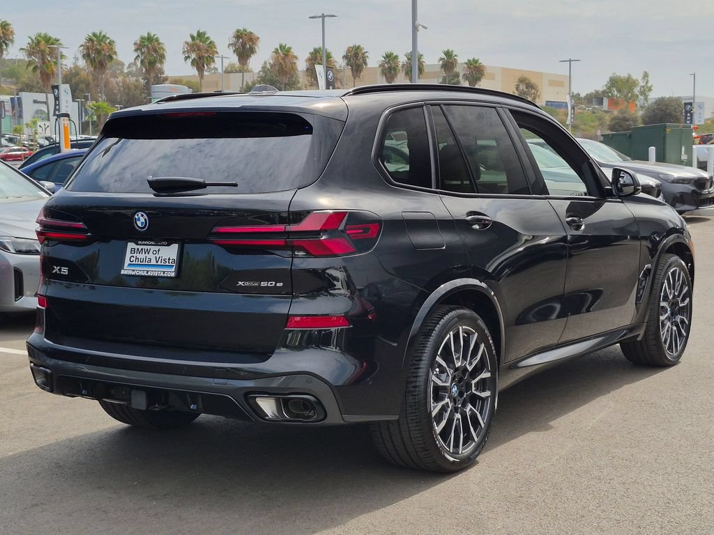 New 2026 BMW X5 xDrive50e w/ Executive Package AWD/4WD image 6