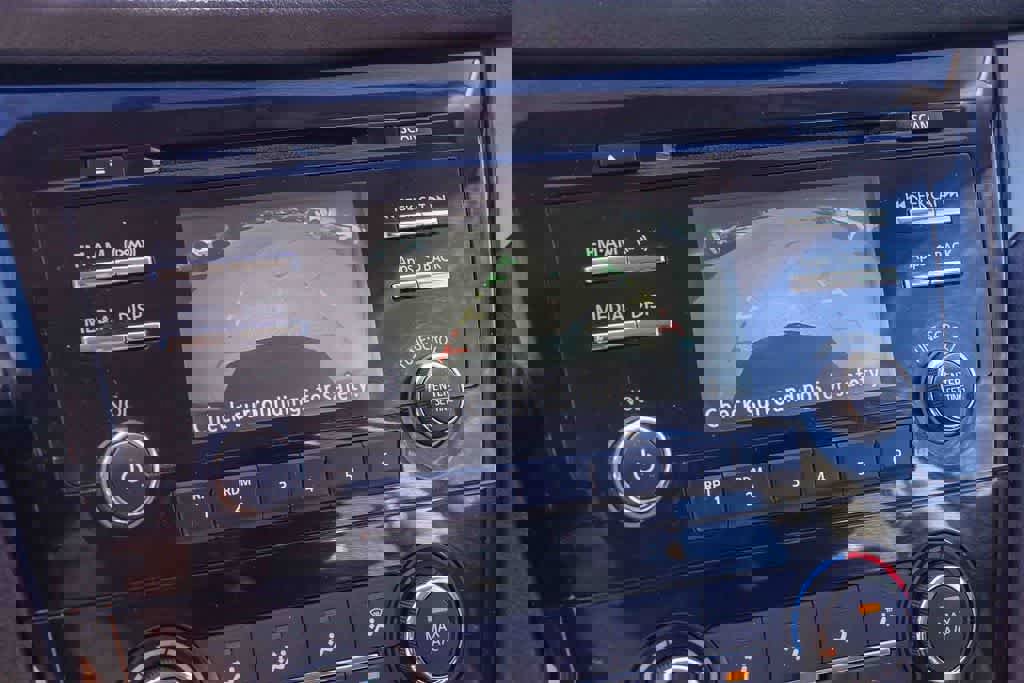 Used 2016 Nissan Rogue S image 22