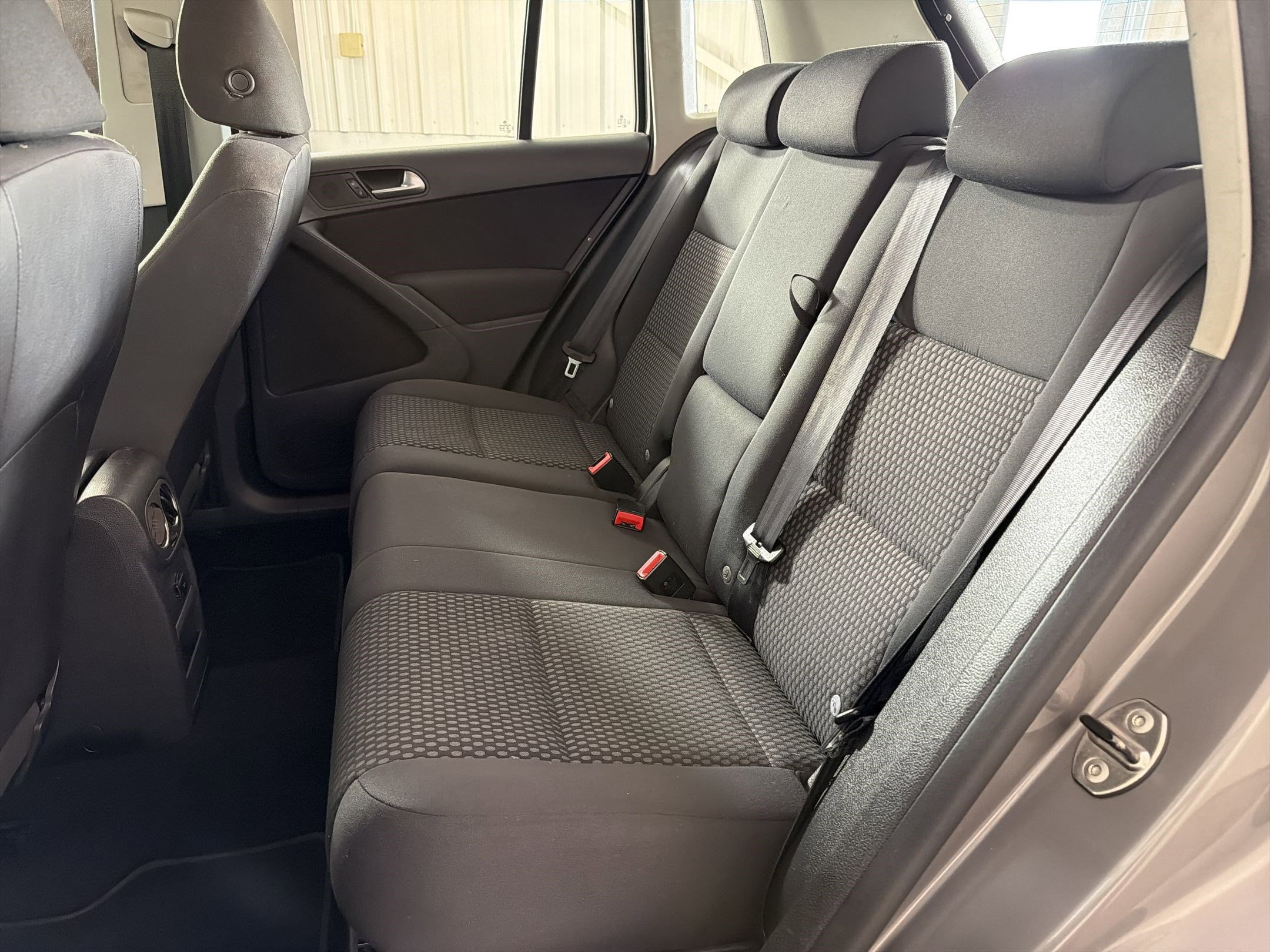 Used 2010 Volkswagen Tiguan S AWD/4WD image 15