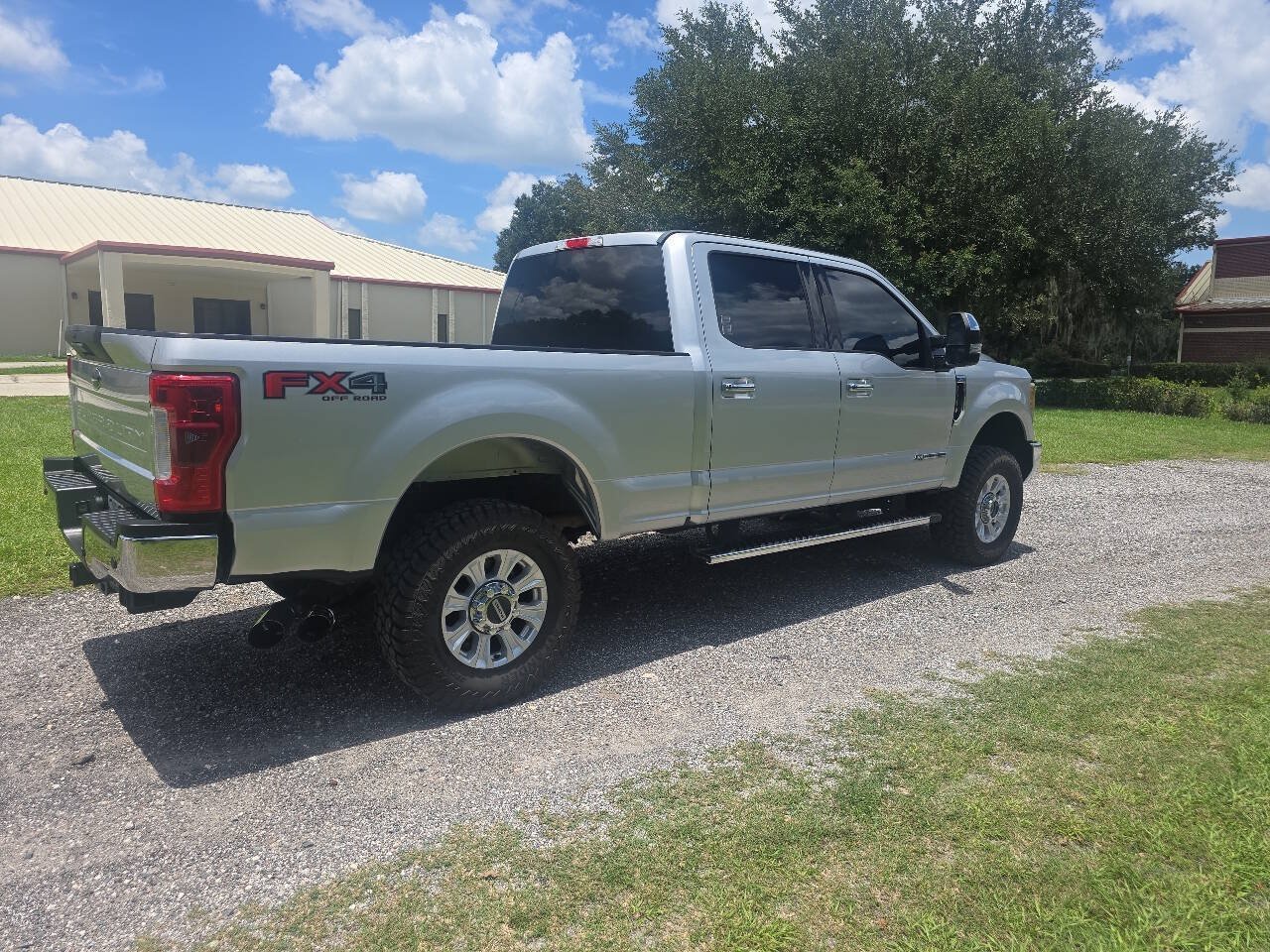 Used 2017 Ford F250 XLT w/ XLT Premium Package AWD/4WD image 5