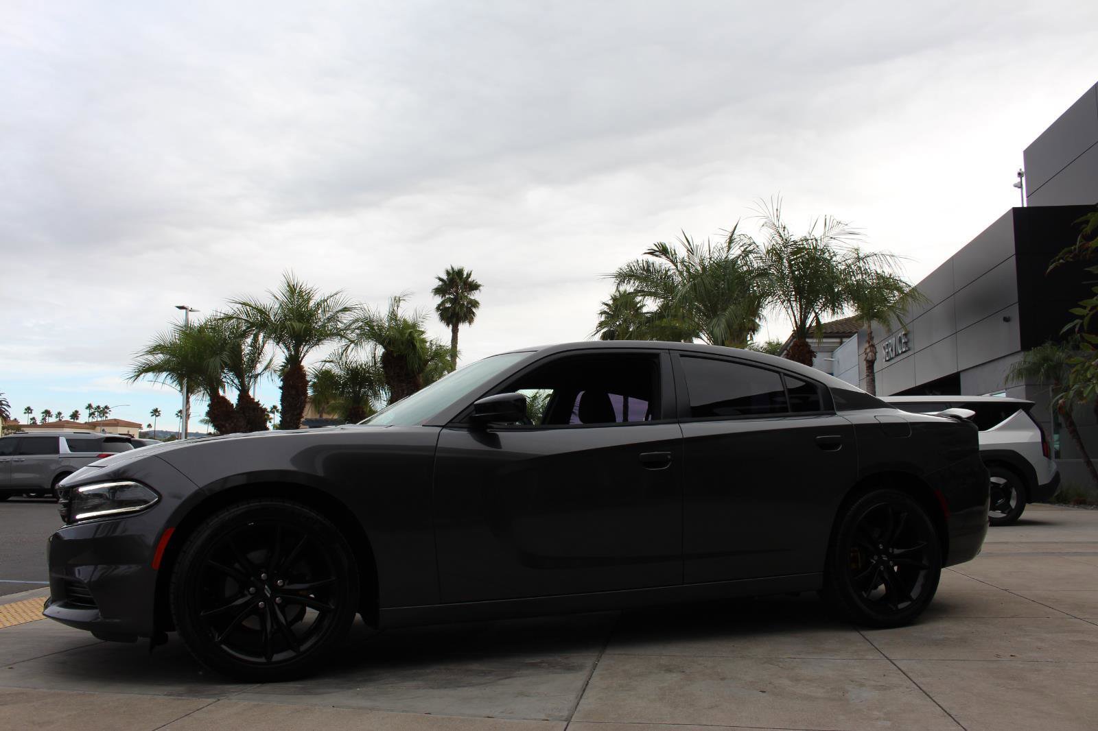 Used 2018 Dodge Charger SXT w/ Blacktop Package image 5