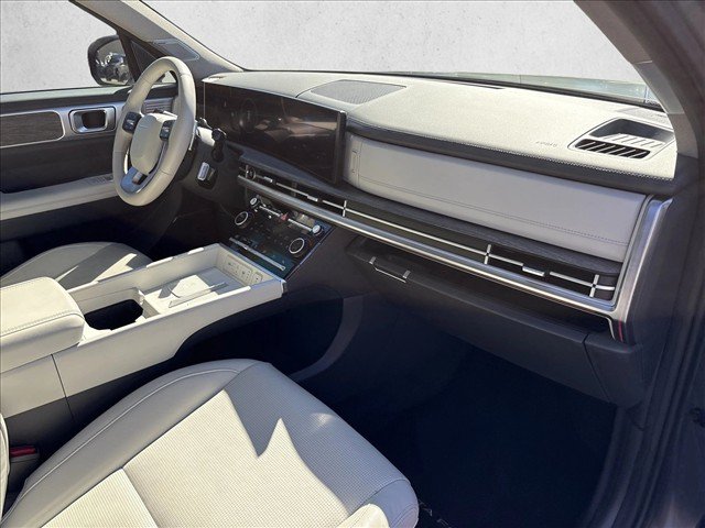 Used 2025 Hyundai Santa Fe Limited FWD image 27