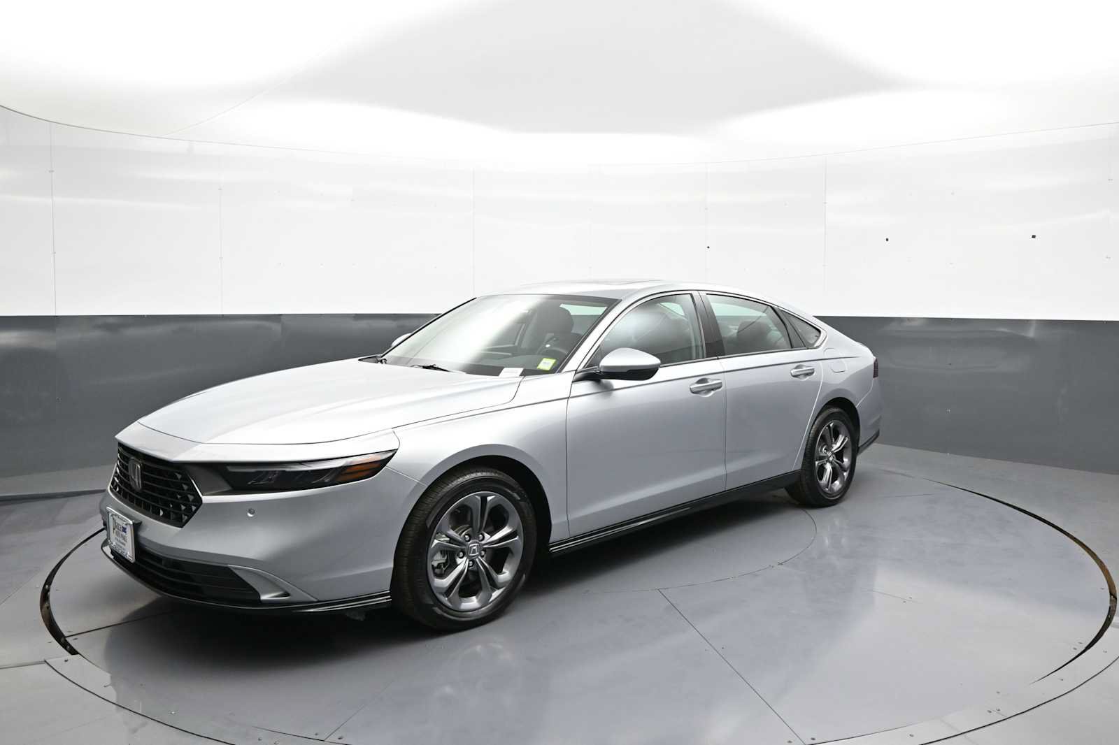 Used 2025 Honda Accord EX-L image 10