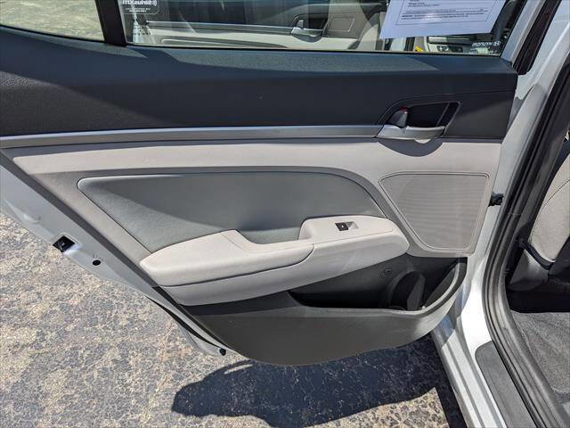 Used 2018 Hyundai Elantra SEL FWD image 12
