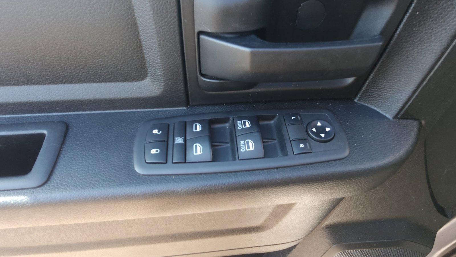 Used 2019 RAM 1500 Tradesman w/ Popular Equipment Group AWD/4WD image 15