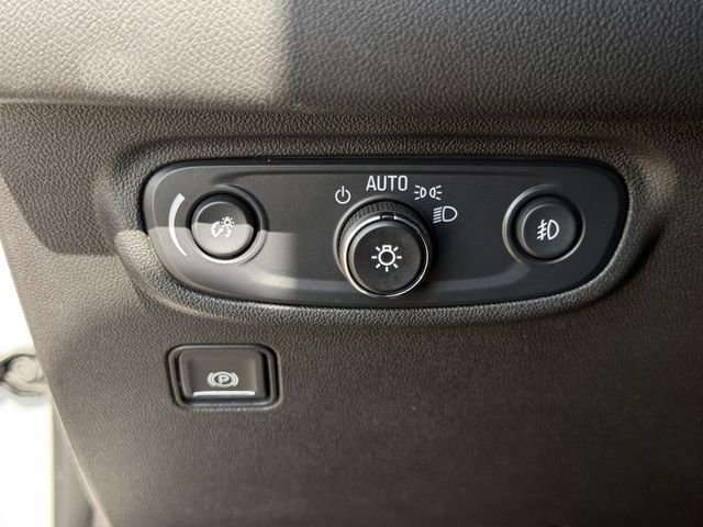 Used 2024 GMC Terrain SLT image 26