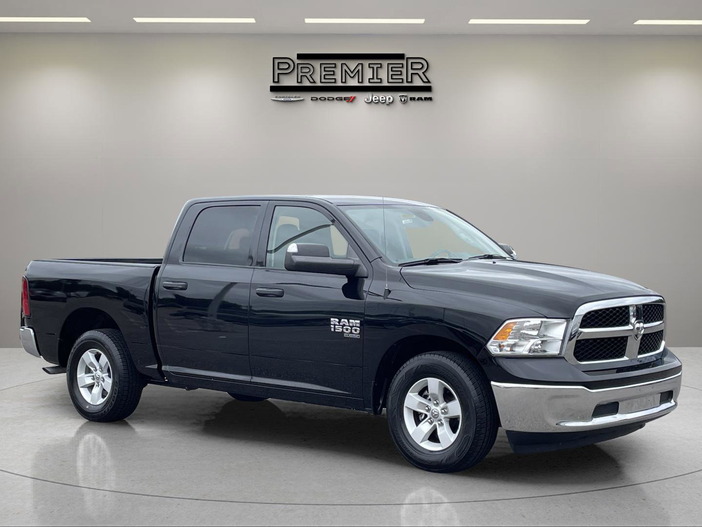 Used 2023 RAM 1500 Classic SLT w/ Trailer & Traction Group image 4