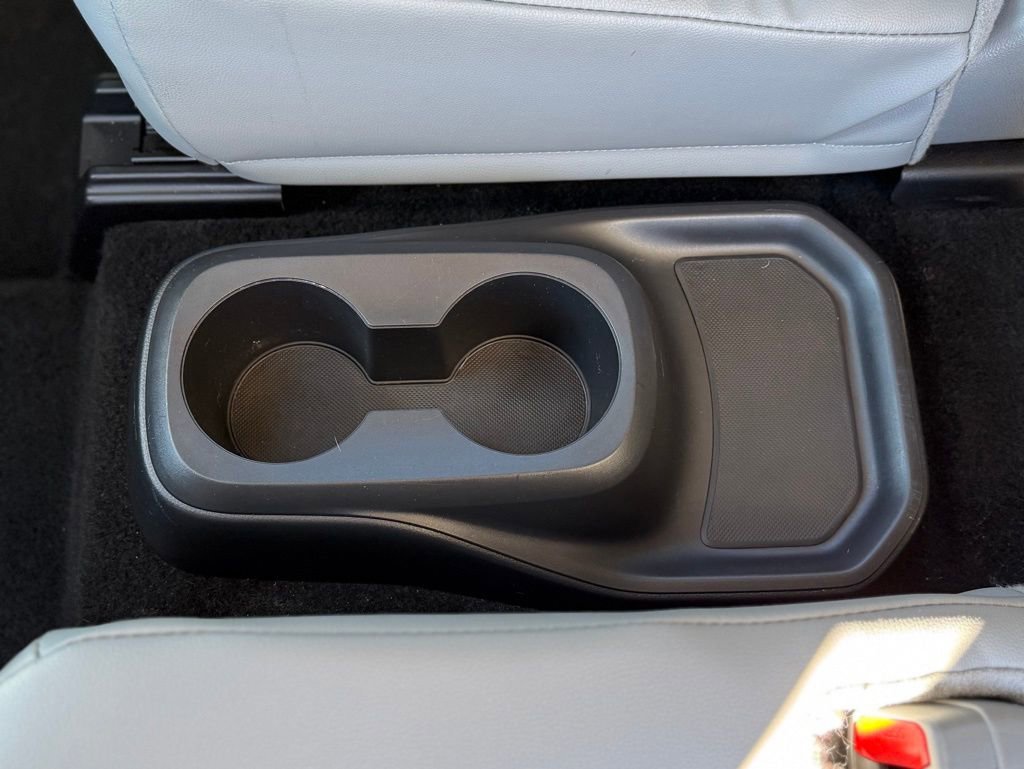 Certified 2025 Toyota Highlander XLE image 9