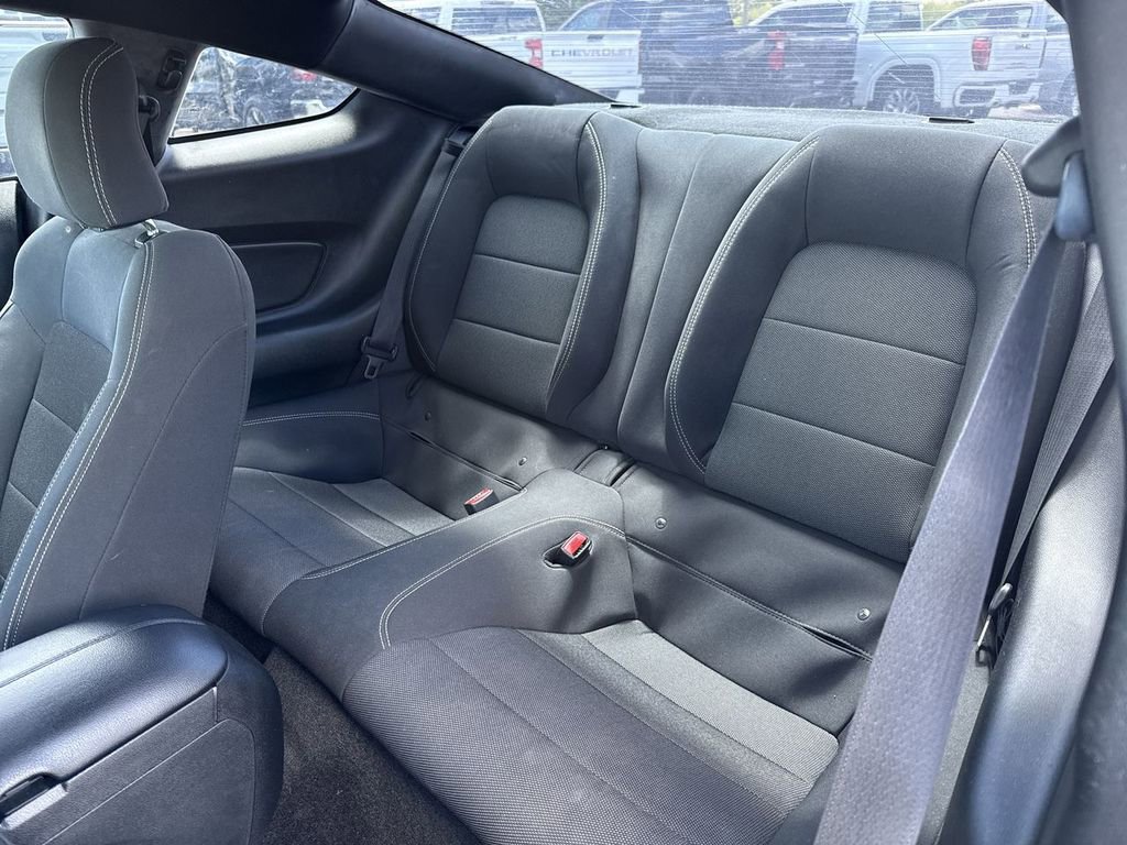 Used 2017 Ford Mustang Coupe RWD image 19