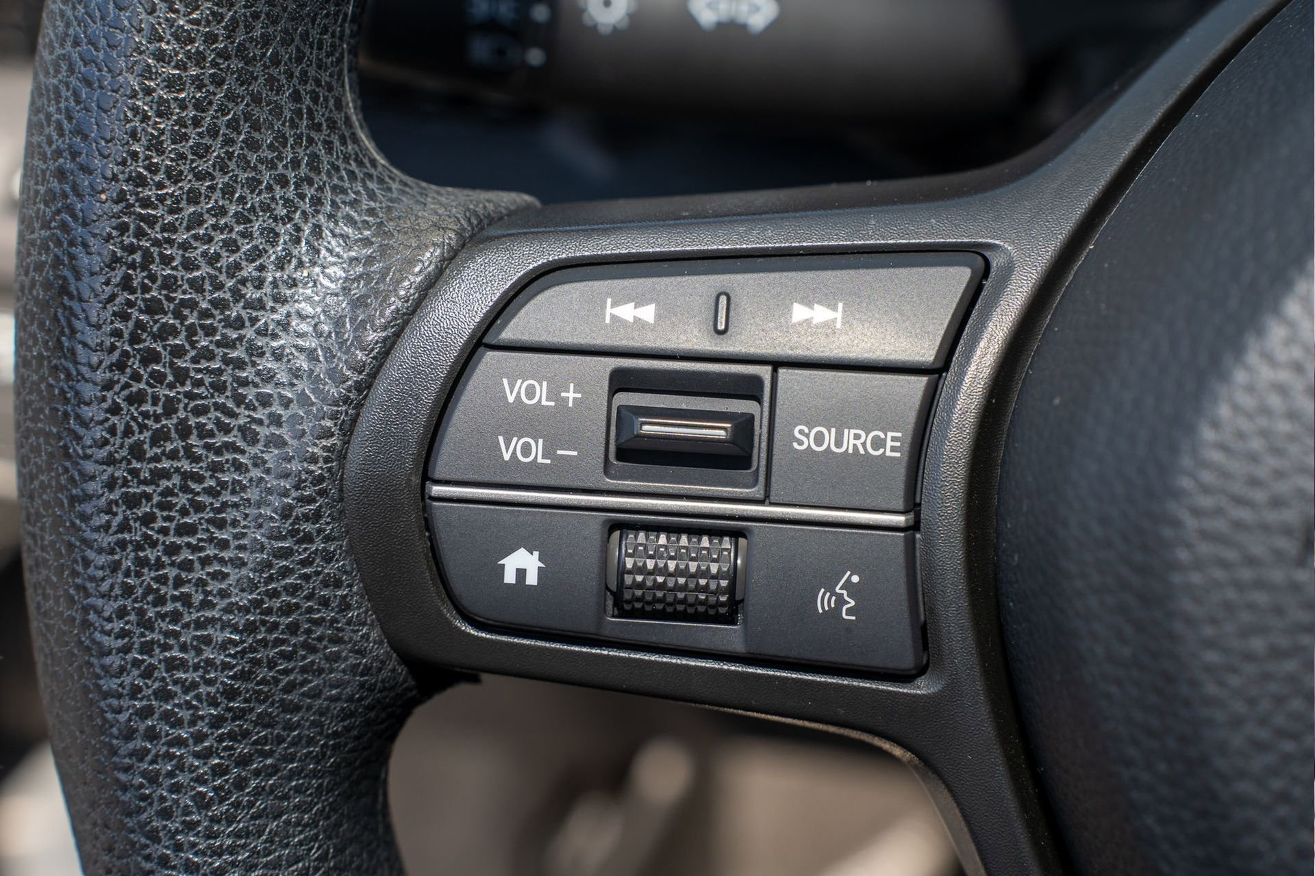 Certified 2025 Honda CR-V EX image 30