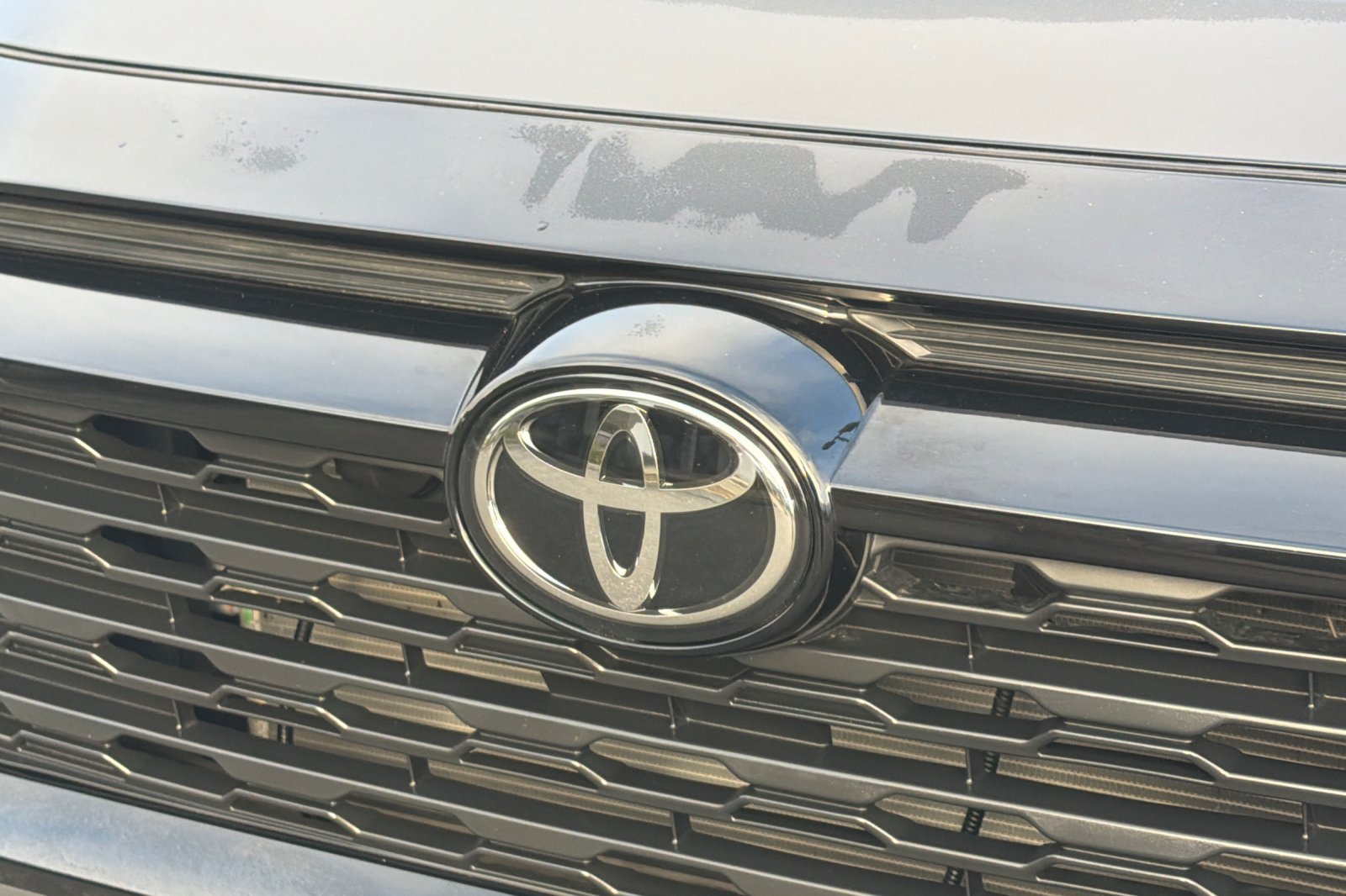 Used 2025 Toyota RAV4 LE AWD/4WD image 38