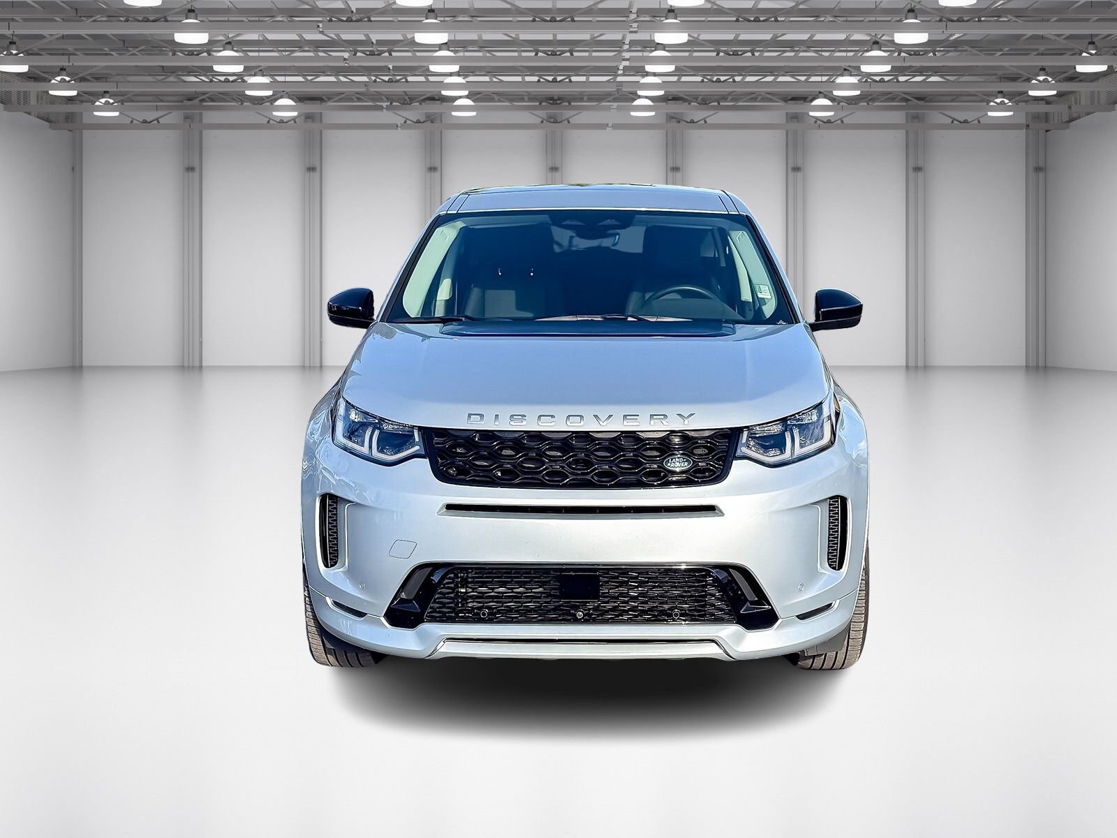 Used 2025 Land Rover Discovery Sport S image 8