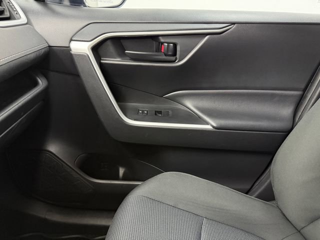 Used 2022 Toyota RAV4 LE FWD image 23