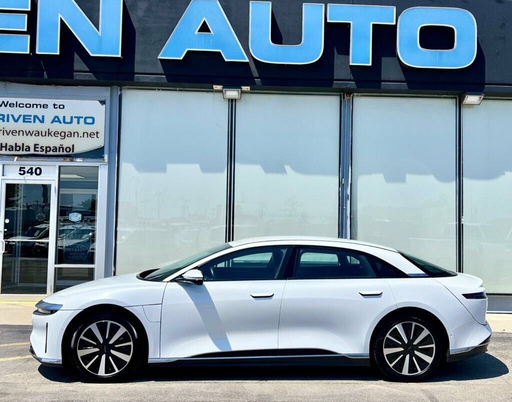 Used 2025 Lucid Air Pure RWD image 2