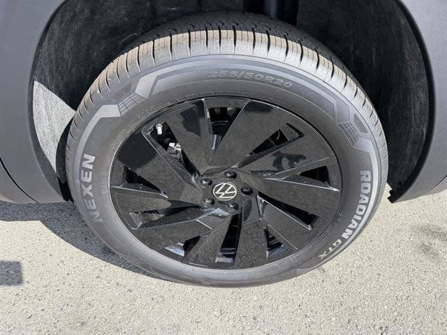 New 2026 Volkswagen Atlas SE image 13