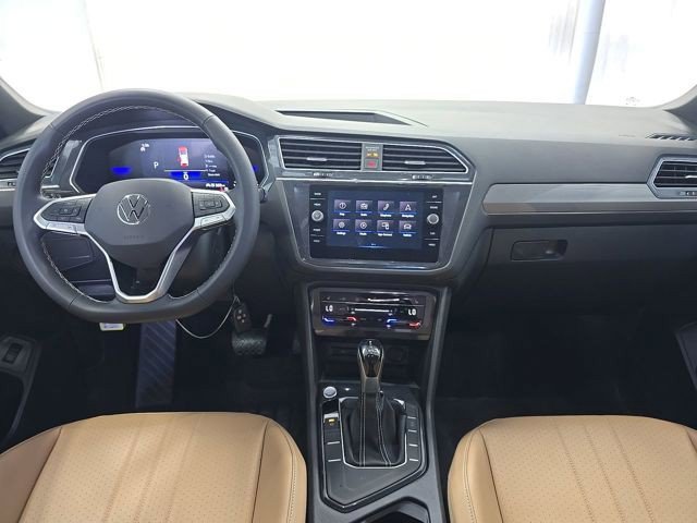Used 2024 Volkswagen Tiguan SE FWD image 9
