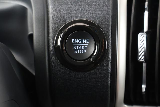 Used 2025 Ford Expedition Active image 32