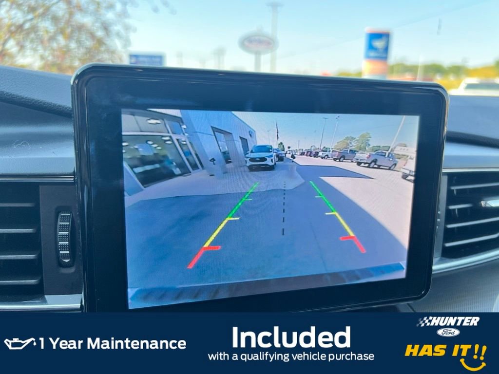 Used 2022 Ford Explorer XLT w/ Equipment Group 202A image 8