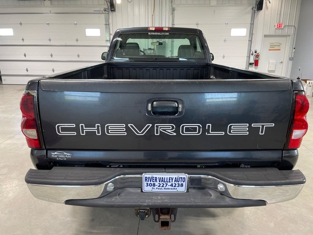 Used 2004 Chevrolet Silverado 2500 W/T w/ Skid Plate Package AWD/4WD image 6