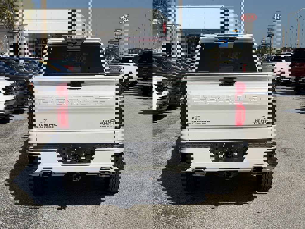 Certified 2023 Chevrolet Silverado 1500 High Country w/ Technology Package image 6