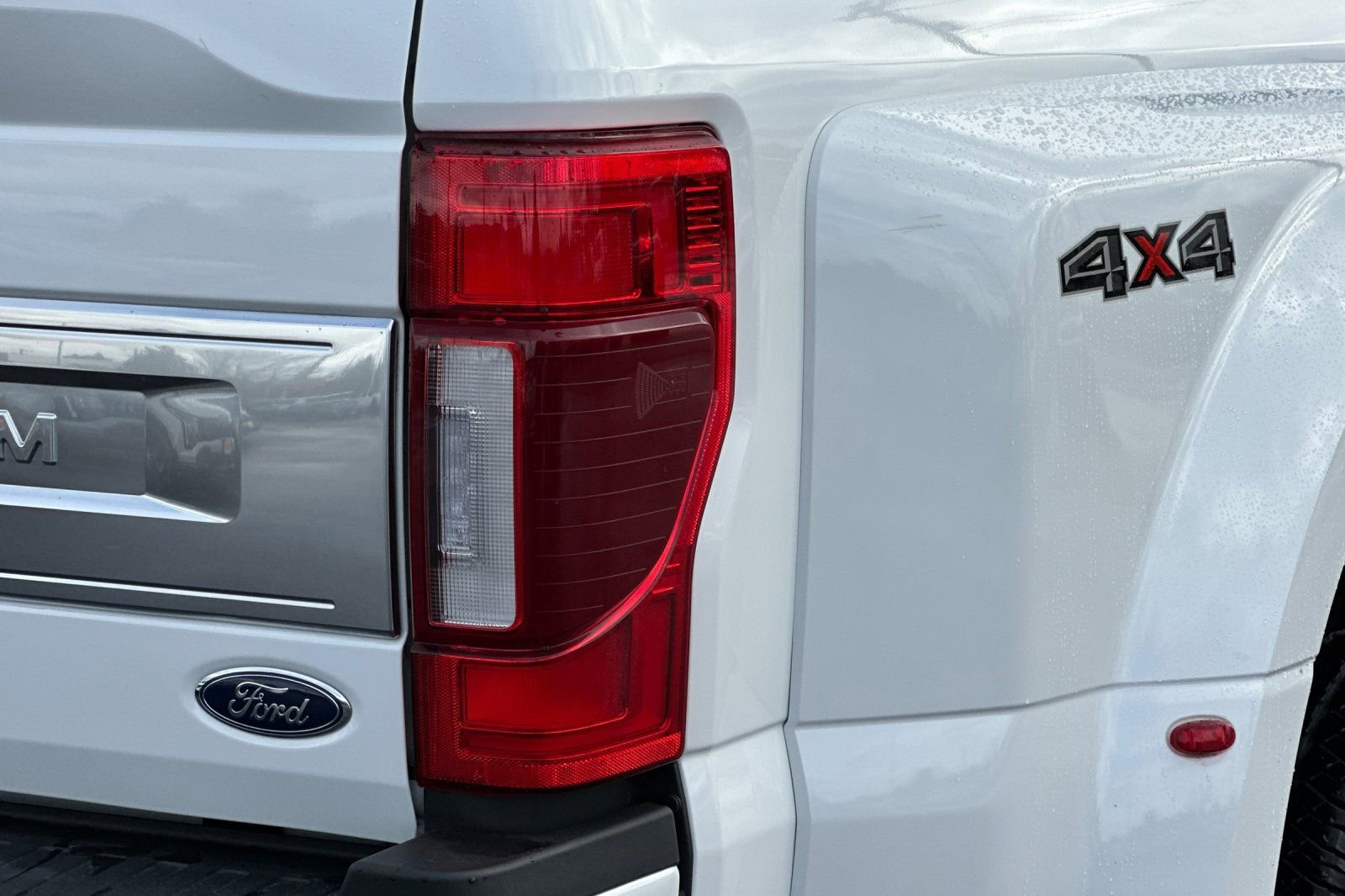 Used 2022 Ford F350 Platinum image 25