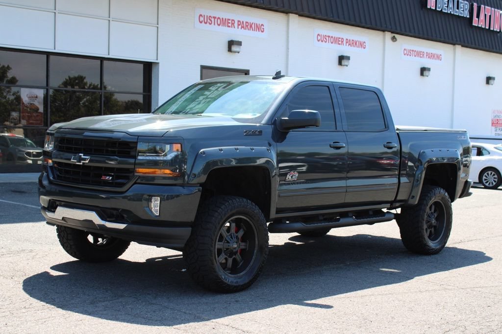 Used 2018 Chevrolet Silverado 1500 LT w/ All Star Edition AWD/4WD image 5