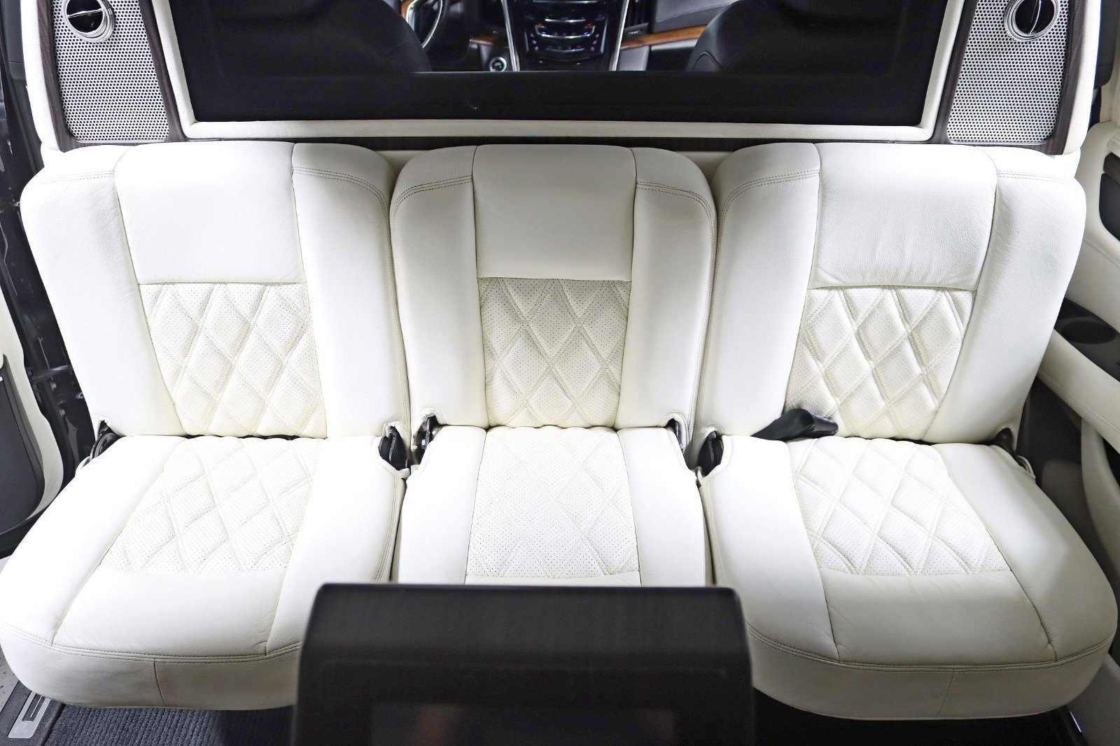 Used 2017 Cadillac Escalade ESV Luxury image 37