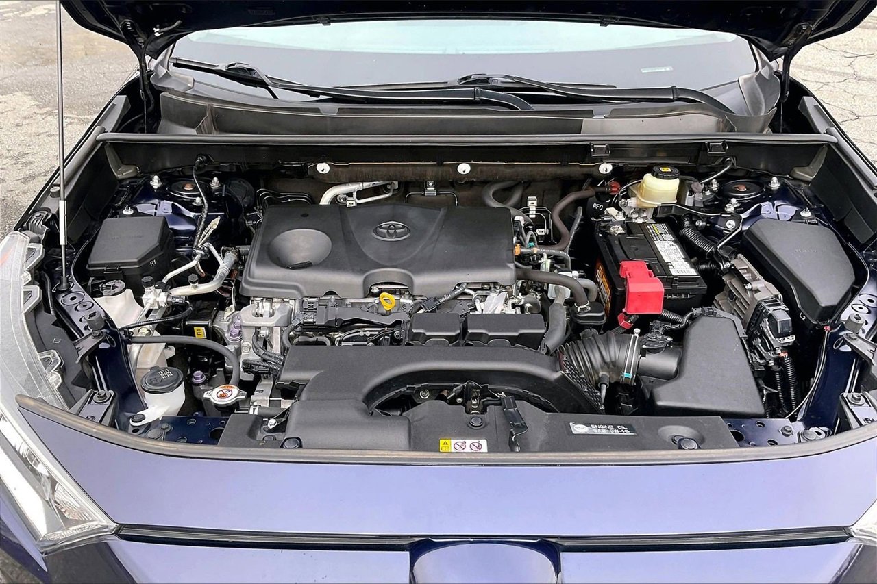 Used 2020 Toyota RAV4 XLE Premium image 38