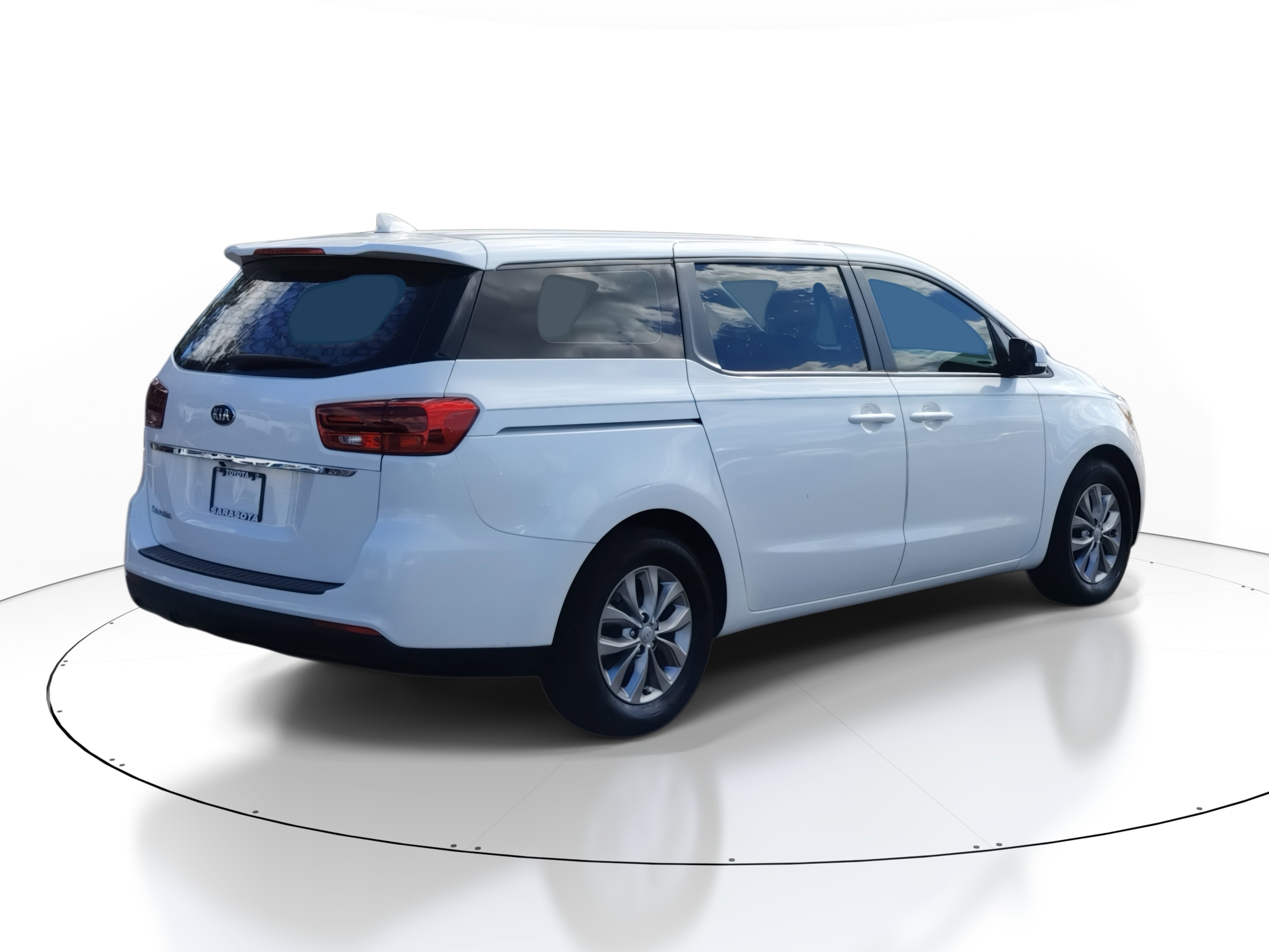 Used 2020 Kia Sedona L image 6