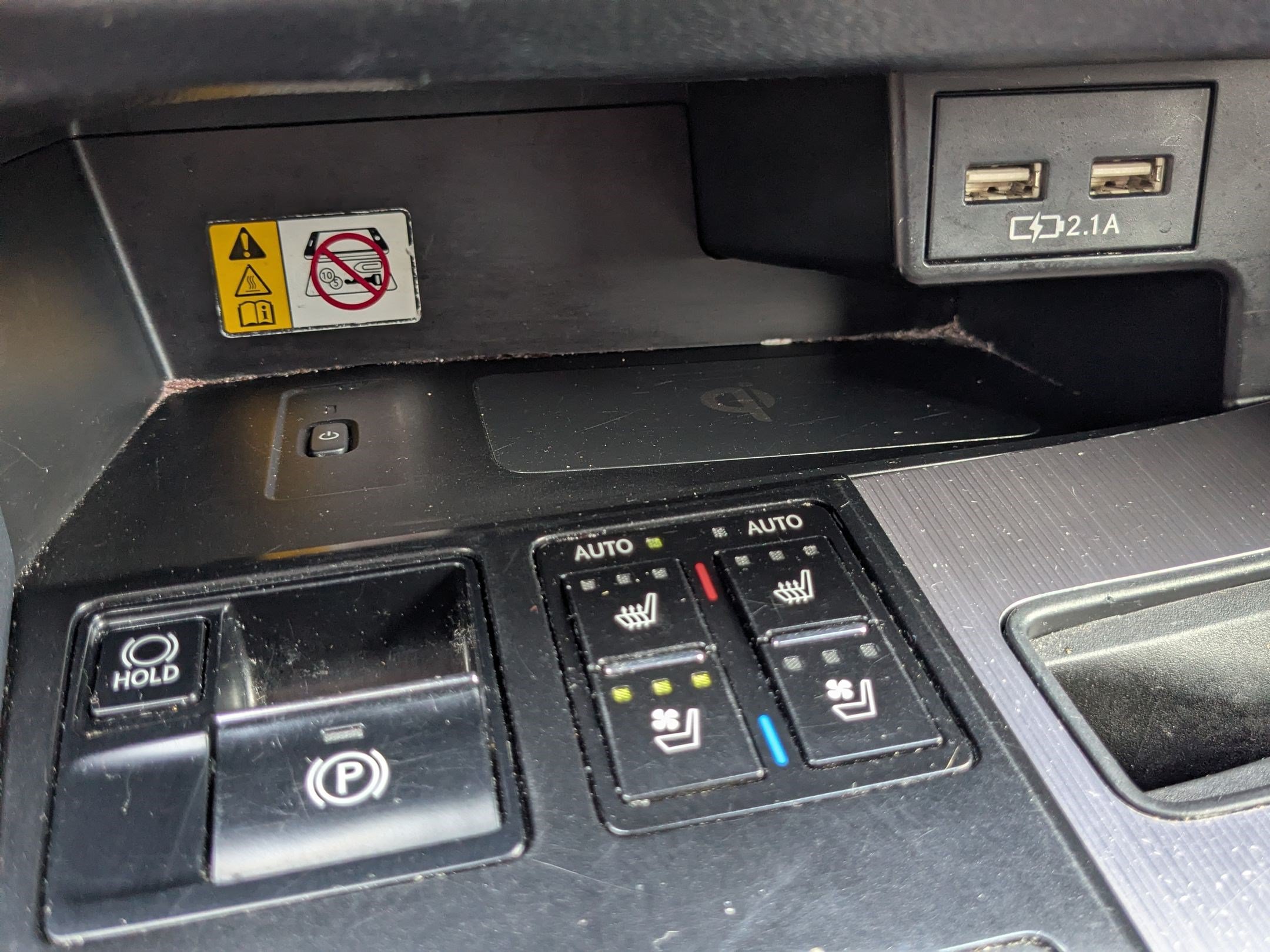 Used 2022 Lexus RX 450h F Sport w/ Cold Area Package (CT) AWD/4WD image 28