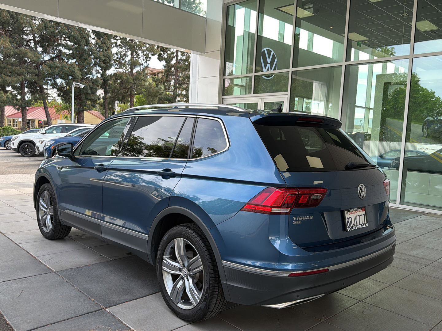Certified 2020 Volkswagen Tiguan SEL AWD/4WD image 3