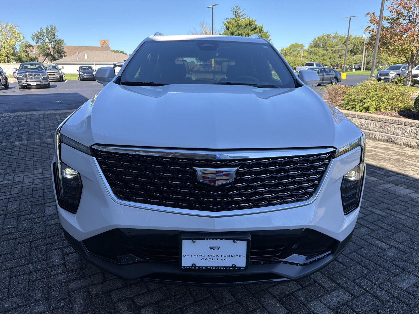 Used 2024 Cadillac XT4 Premium Luxury w/ Technology Package AWD/4WD image 8
