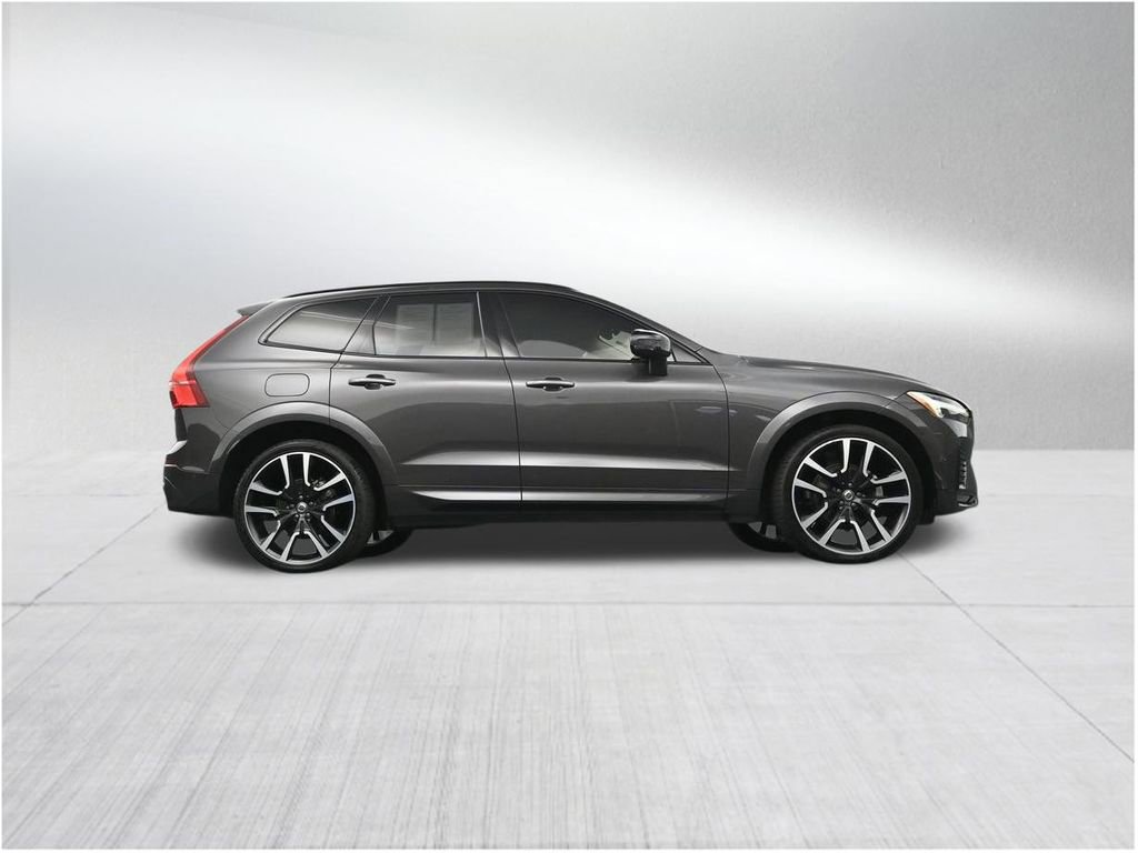 Used 2024 Volvo XC60 B5 Ultimate AWD/4WD image 28