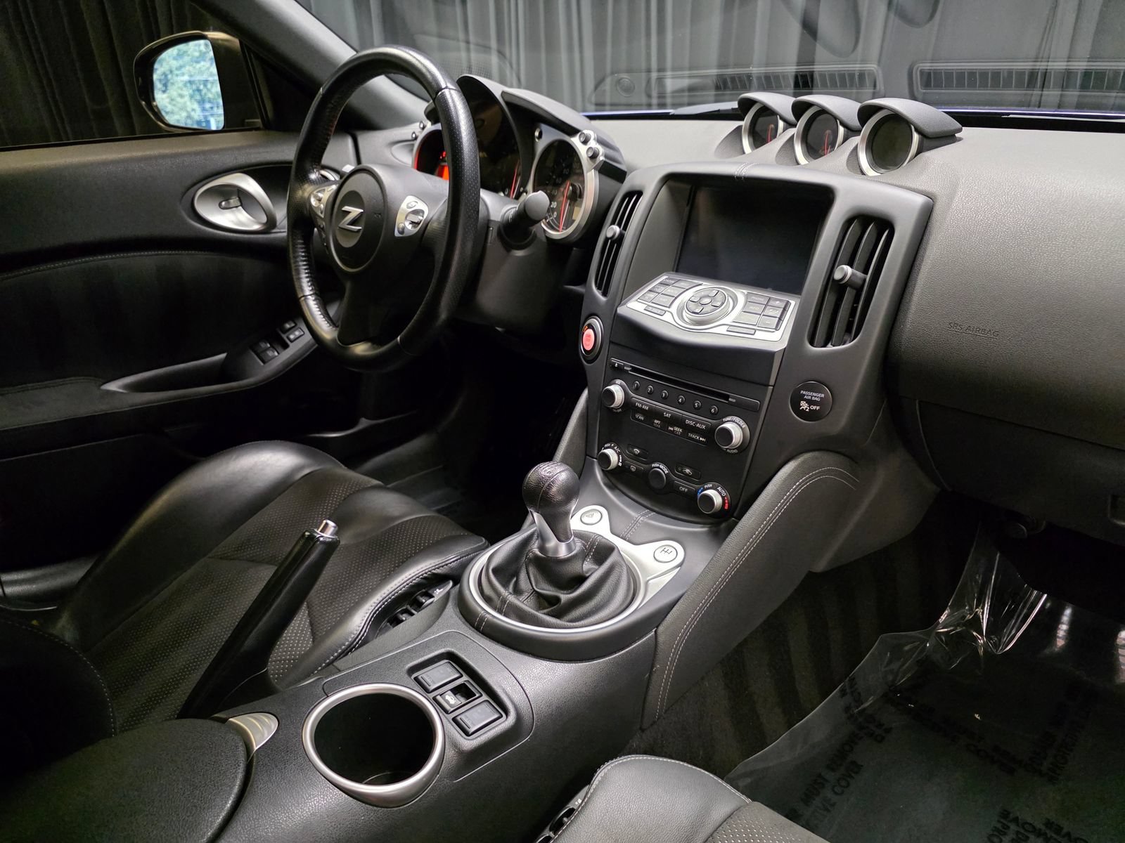 Used 2020 Nissan 370Z NISMO RWD image 34