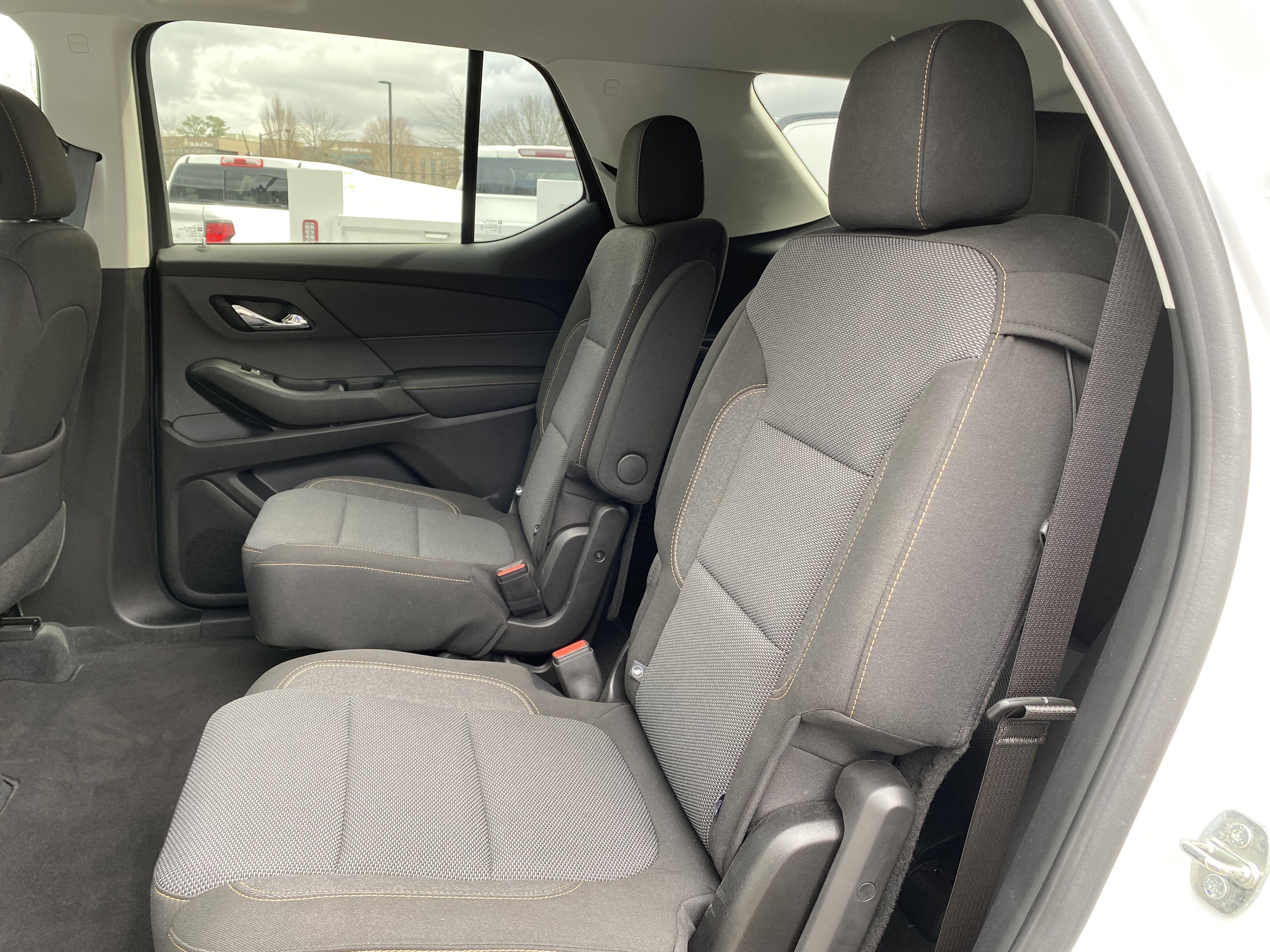 Used 2021 Chevrolet Traverse LT image 36