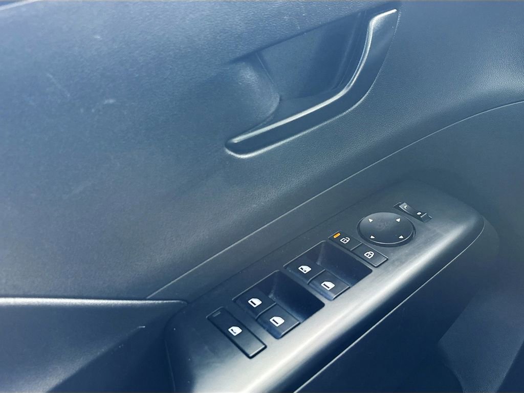 Used 2025 Hyundai Kona SEL image 17