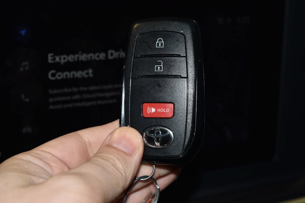 Used 2025 Toyota 4Runner SR5 AWD/4WD image 18
