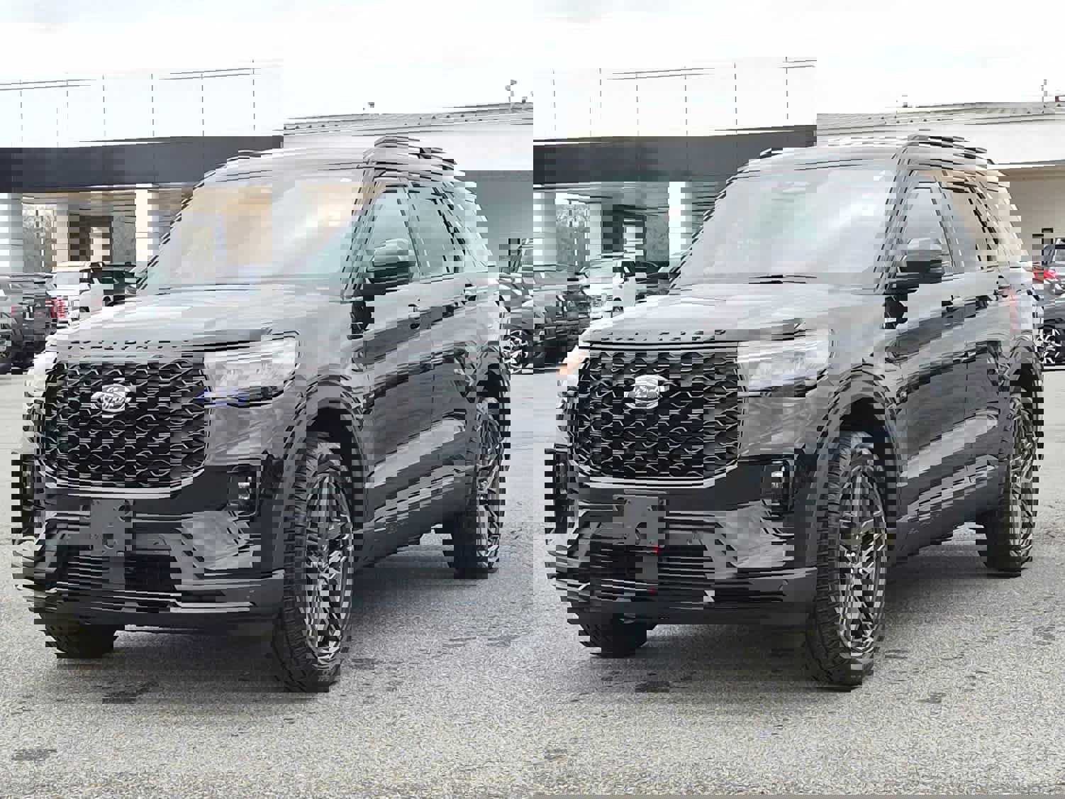 Used 2025 Ford Explorer ST-Line w/ ST-Line Street Pack image 1