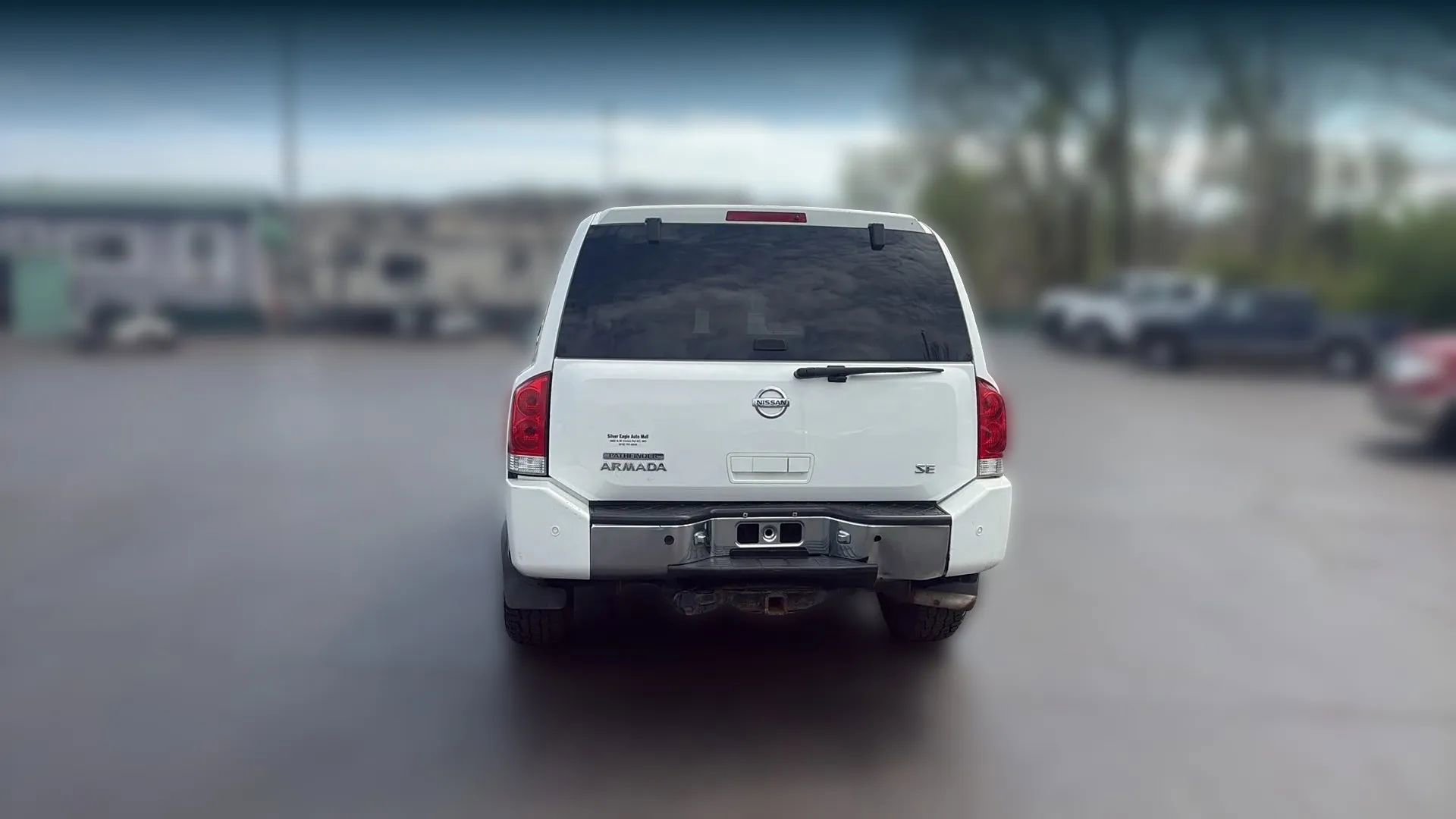 Used 2004 Nissan Armada SE w/ (SR1) Sunroof Pkg (SE) image 3