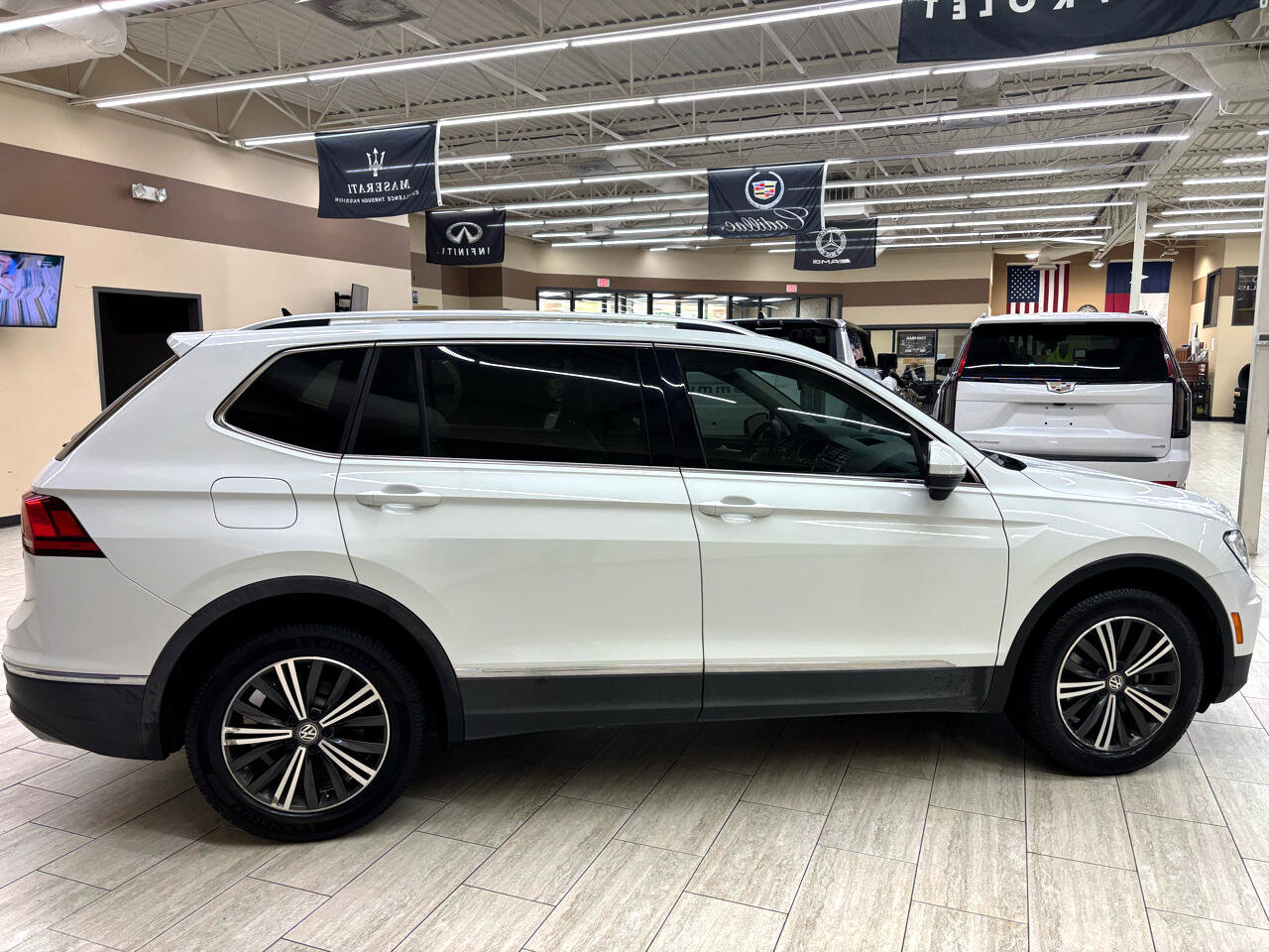 Used 2018 Volkswagen Tiguan SEL image 11