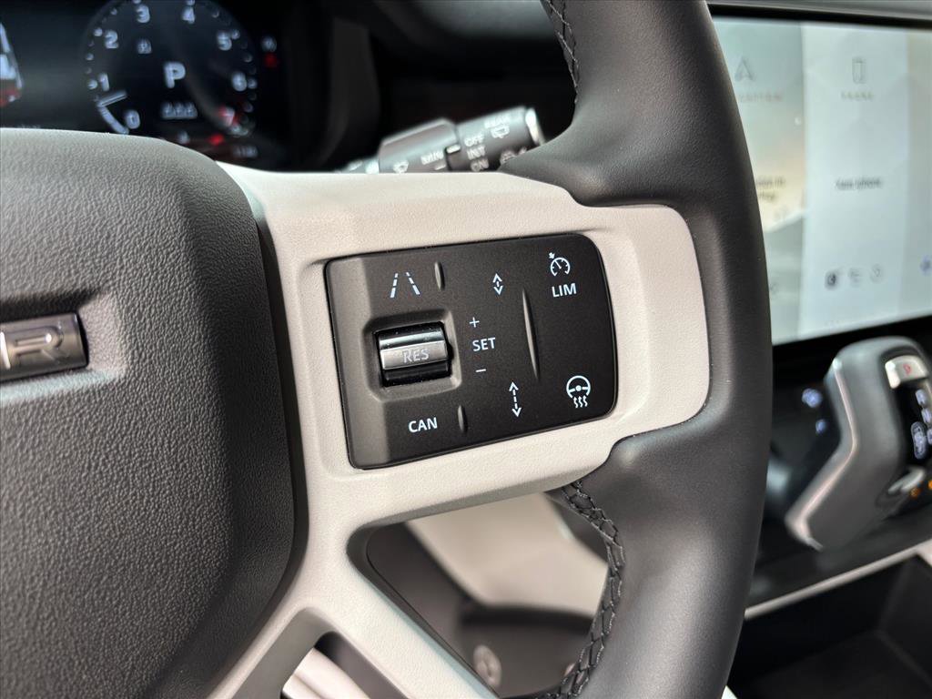 Used 2026 Land Rover Defender 110 X-Dynamic SE image 19