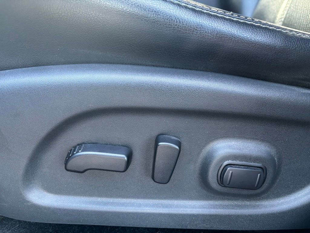 Used 2018 Nissan Pathfinder Platinum image 21