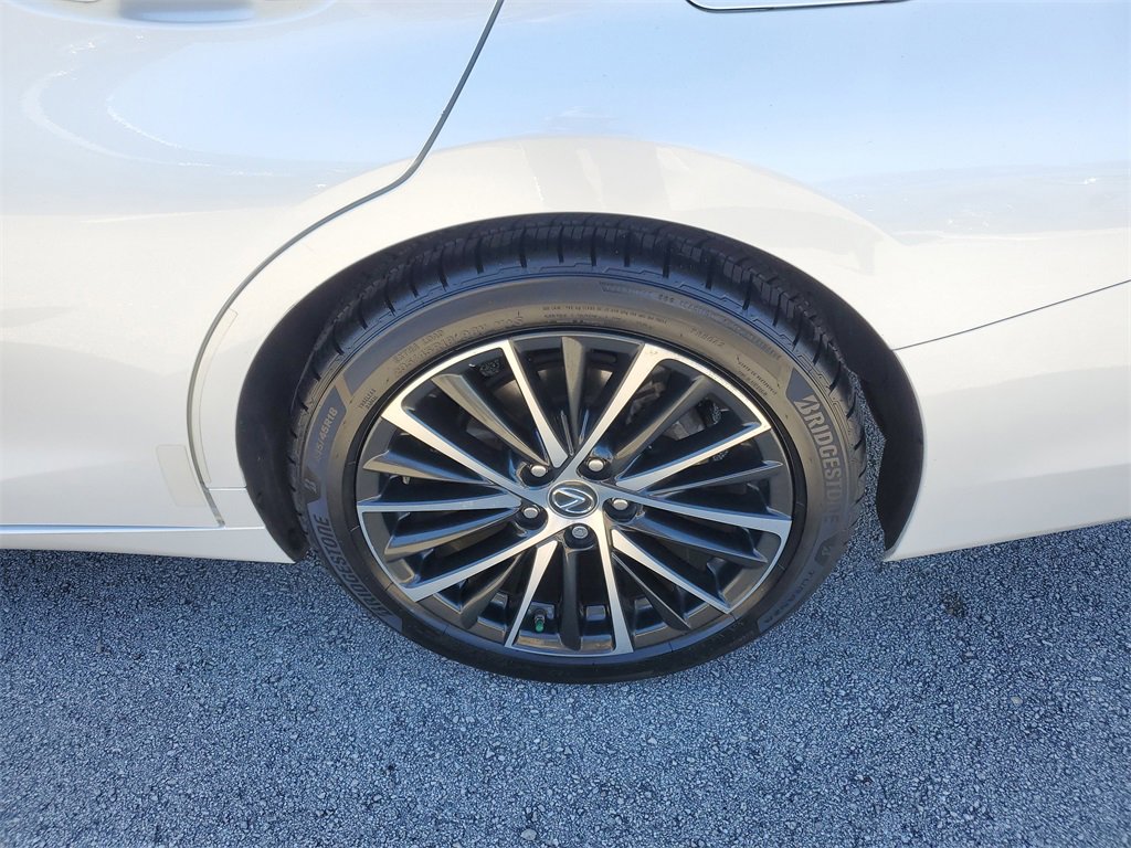 Used 2024 Lexus ES 300h w/ Premium Package image 8