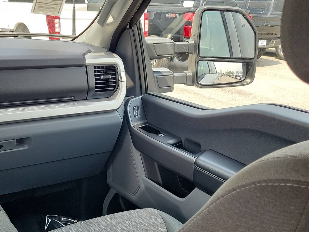 Used 2025 Ford F250 XLT AWD/4WD image 14