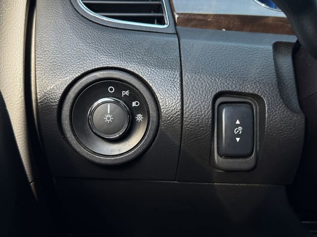 Used 2015 Ford Taurus Limited FWD image 21