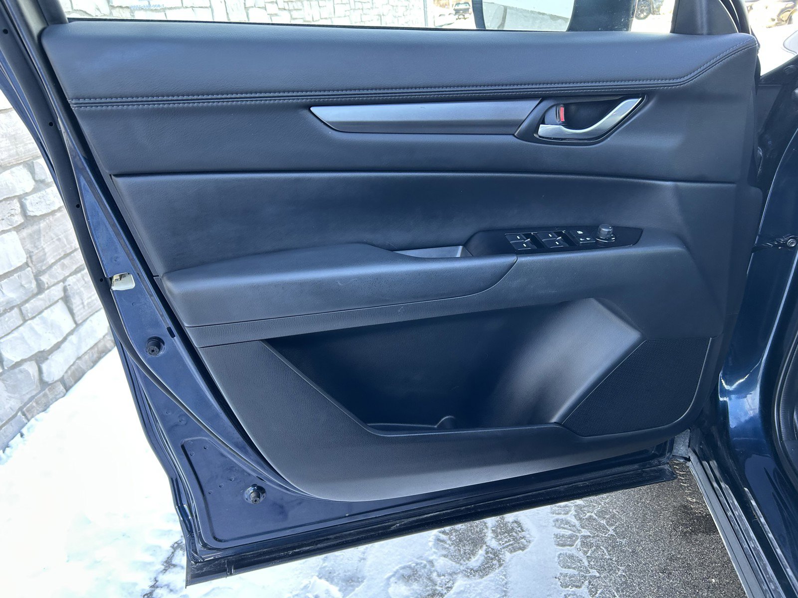 Used 2025 MAZDA CX-5 AWD 2.5 S w/ Preferred Package image 11