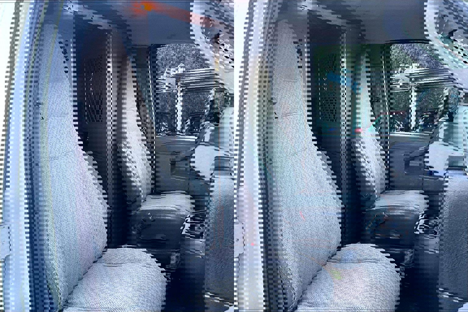 Used 2017 Chevrolet Express 3500 image 7